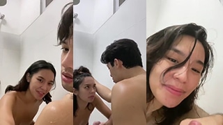 Cewek Cantik Muncratin Cairan Panas Di Wajah