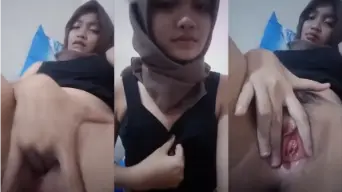 Gadis Berhijab Basah Menggoda, Celana Dalamnya Tembus Basah