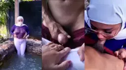 Goyangan Panas Di Kolam Renang Dengan Ibu Tiri Yang Menggairahkan