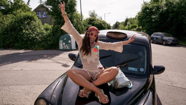 Guru Seks Spanyol Mengocok Kontol Di Taksi Palsu