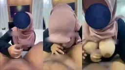 Ukhti Berhijab Menggoda Dengan Sepongan Menggairahkan