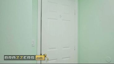 Keseruan Mencium Kontol: Cory Chase Di Brazzers / Masukkan Kode Xvpromo Di Situs Resmi Untuk Diskon