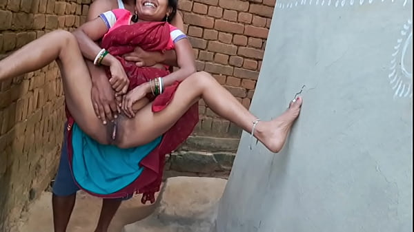 Wanita Desa India Dengan Kemaluan Lebar