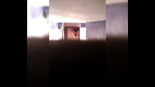 Gadis Desi Mengencingi