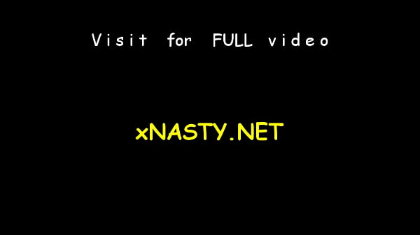 Nadya Si Pirang Seksi Membungkuk Untuk Ditembak Dari Belakang