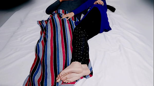 Istri Rumah Tangga Langsing Dan Seksi Digoyang Nafsu Supir Dengan Kontol Besar Di Serial Web Hindi Terbaru