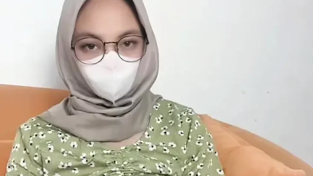 Young Young Mama Shows Off Her Perfect Body