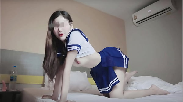 Gadis Jepang Berseragam Sekolah Dan Sebelum Masuk Kelas Oleh Ninewthai