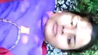 Desi Liar Digilir Di Hutan Belantara