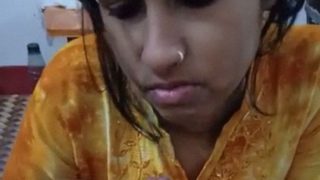 Desi Pembantu Sama Anaknya Ngentot Mulut