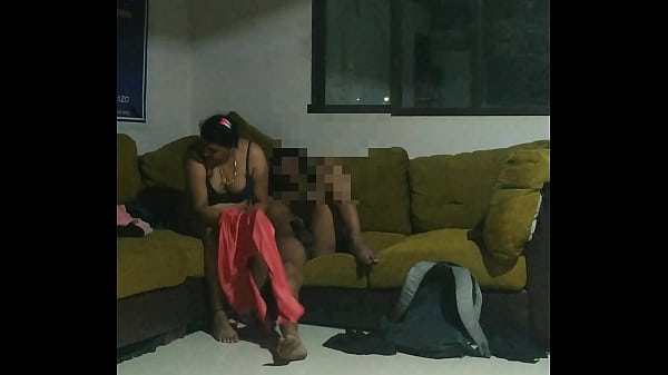 Ibu Rumah Tangga Colmek Sambil Liatin Pantat Montok Babysitter Desi.