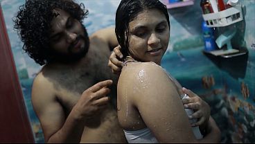 Cewek India Lagi Mandi, Panas-panas, Bikin Adik Kandung Pengen Ngerasain