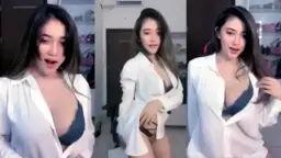 Lidya Danira Makin Menggoda, Tubuhnya Bikin Ngiler, Makin Seksi Bikin Pengen Gigit.