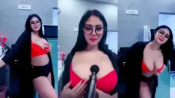 Sandra Toge Cantik, Host Mango Yang Bikin Muncrat.
