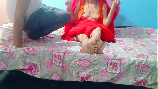 Bhabhi Ne Jab Ghar Mein Koi Nahi Tha, Dewar Ke Saath Masti Mein Apna Petticoat Utha Diya