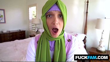 Horny Hijabi Ngerasain Kontol Pertama Kali Bareng Izzy Lush & Donnie Rock