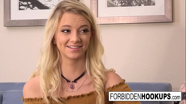 Riley Ngewein Kakak Tirinya Sampai Lumer!