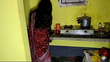 Devar Lihat Bhabhi Sendirian Di Dapur, Langsung Gebukin Memeknya.