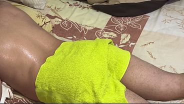 Ibu Mertua Dengan Pantat Gede Bantu Mantu, Pijat Malah Jadi Ajang Mesum