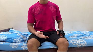 Ibu Tiri Bantu Anak Tiri Yang Luka Mandi, Malah Ngajak Ngentot. Akhirnya Ngehisap Kontol, Baru Digenjot Sampe Meringis.