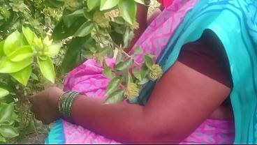 Bhabhi India Di Desa, Ngewe Di Luar, Bikin Basah Lihat Pemandangan.