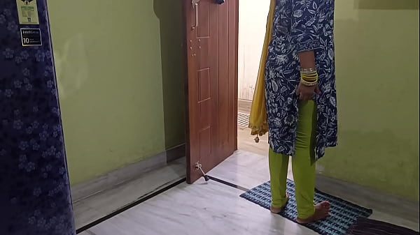 Bapak Mertua India Ngewein Menantu Pakai Alasan Sakit, Bikin Meringis Keenakan!