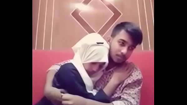 Desi Cewek Sama Cowok Lagi Ciuman Panas Di Kamar Hotel