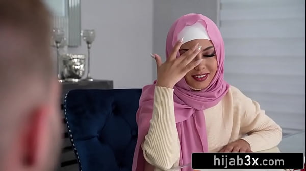 Mukena Masih Rapi, Tubuh Mungilnya Digebukin Sambil Jilbab Tetap Nempel.