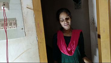 Sauteli Behen Ne Apni Chut Ki Pyaas Bujhai, Garam Ras Se Bhig Gaya Saara Jism.