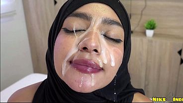 Bikin Mampus Nih Cewek Hijaab Muda Digebukin Brutal Sampe Crot Penuh Muka