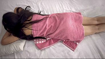 Nri Cewek Digerayang Pantatnya Sama Pelayan, Abis Itu Ngentot Memek Sambil Pantat Gede Digoyang.