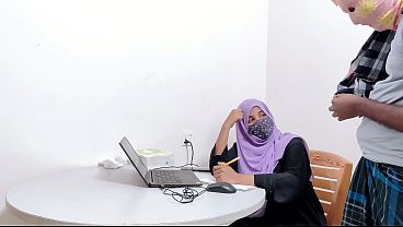 Bankir Hijab Montok Digebuk Kontol Petani Desa, Desi Chudai Sange