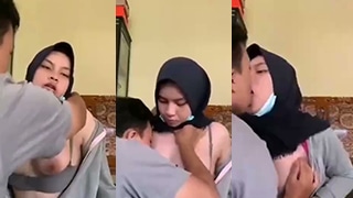 Minta Nyusu Sama Pacar Sepulang Sekolah, Bibir Basah Keringetan.