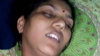 Tonton Video Hot Bhabhi India Dengan Bulu Kemaluan Lebat