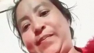 Tonton Video Memek – Cewek Desi Sexy Pamer Yoni Basah