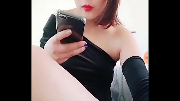 Gogo Live, Goyangin Kontol Lo Di Depan Cewek-cewek Seksi Biar Pada Minta Digoyang.