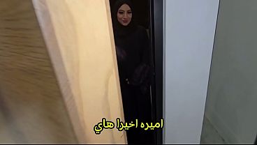 Hijabnya Dipasang, Bokongnya Digebuk, Mulut Penuh, Kontol Kotor, Nikmat Berantakan.