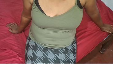 Wanita Asia Lagi Santai Sendirian, Siap Dimanjain Dengan Penuh Gairah.