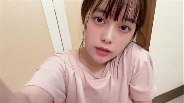 Mama Lagi Tidur, Pas Mandi Badan Bau Amis, Langsung Colmek Sambil Raba-raba Memek Basah.