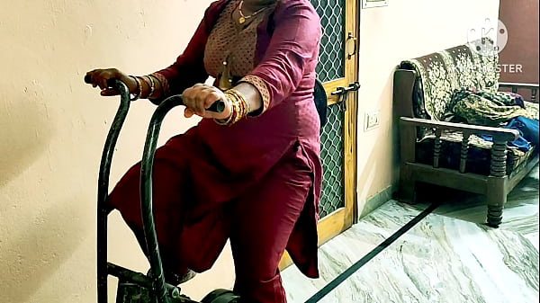 Bokep India, Bini Orang Lagi Digenjot Sama Cowok Gym—sampai Lecet!