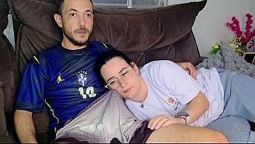 Kakak Tiri Digoda Adik Tiri Sambil Nonton Timnas Brasil, Bikin Suasana Makin Panas.